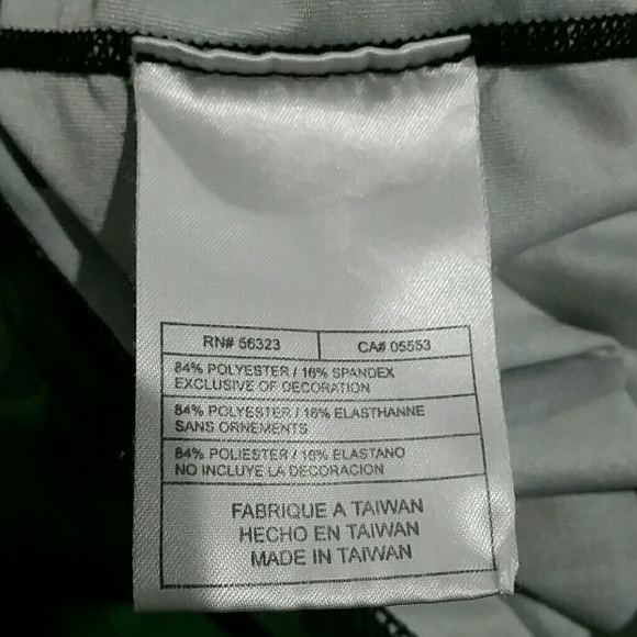 CLEARANCE /Make an offer! Nike Boys FitDry shirt Sz M - Picture 6 of 6